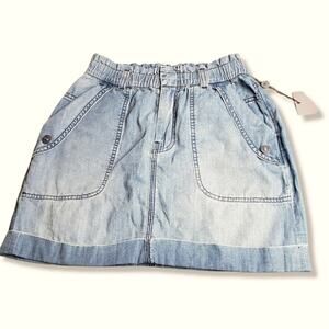 NWT! 7 for All Mankind,  sz S, Mini Jean/Chambray skirt. Pockets